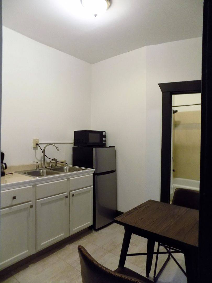 Apartment for rent at 115 N Main St, Fairfield, IA 52556
