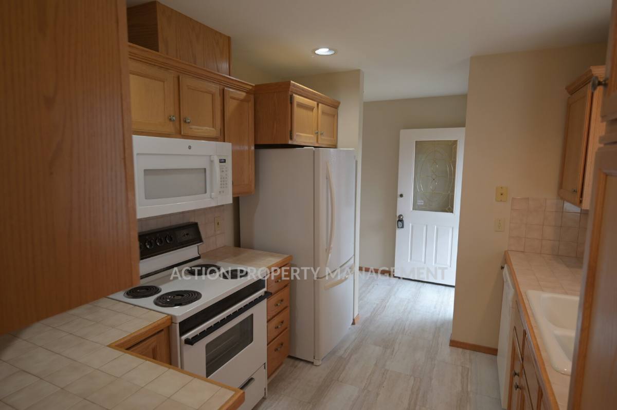 Condo for rent at 882 N Oxford Way, Sequim, WA 98382