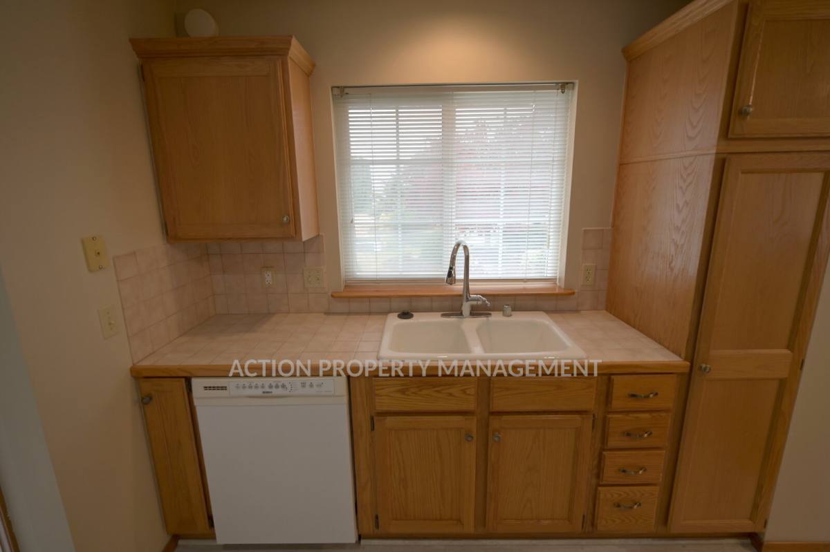 Condo for rent at 882 N Oxford Way, Sequim, WA 98382