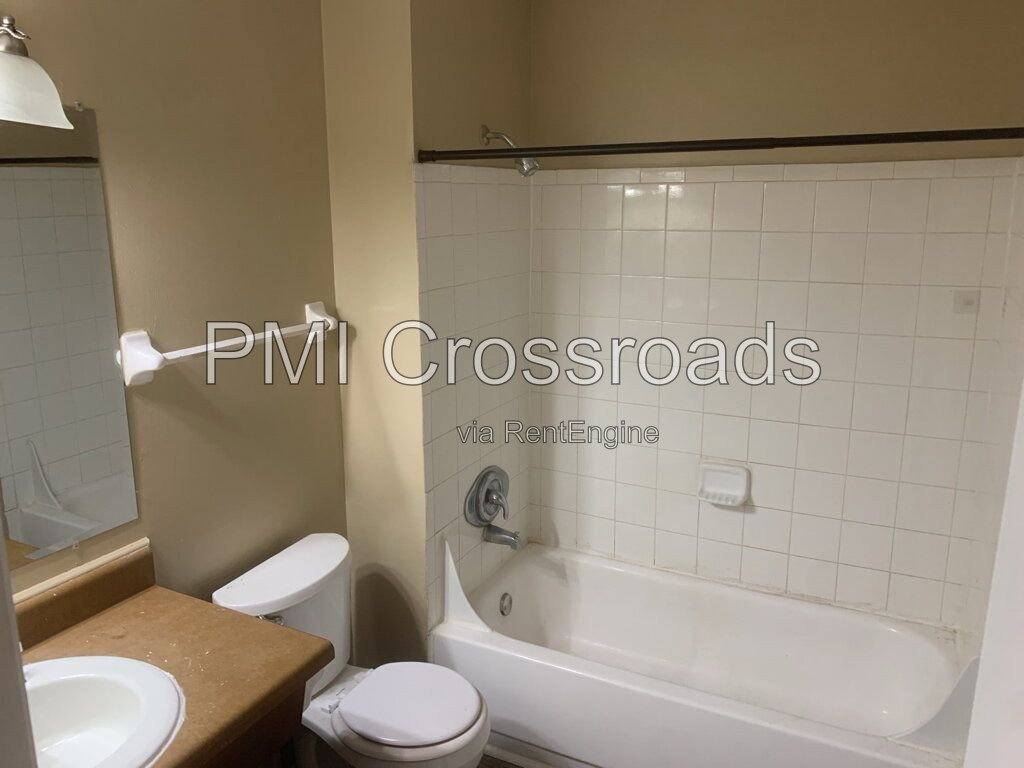 House for rent at 6201 Stornoway Dr N, Columbus, OH 43213