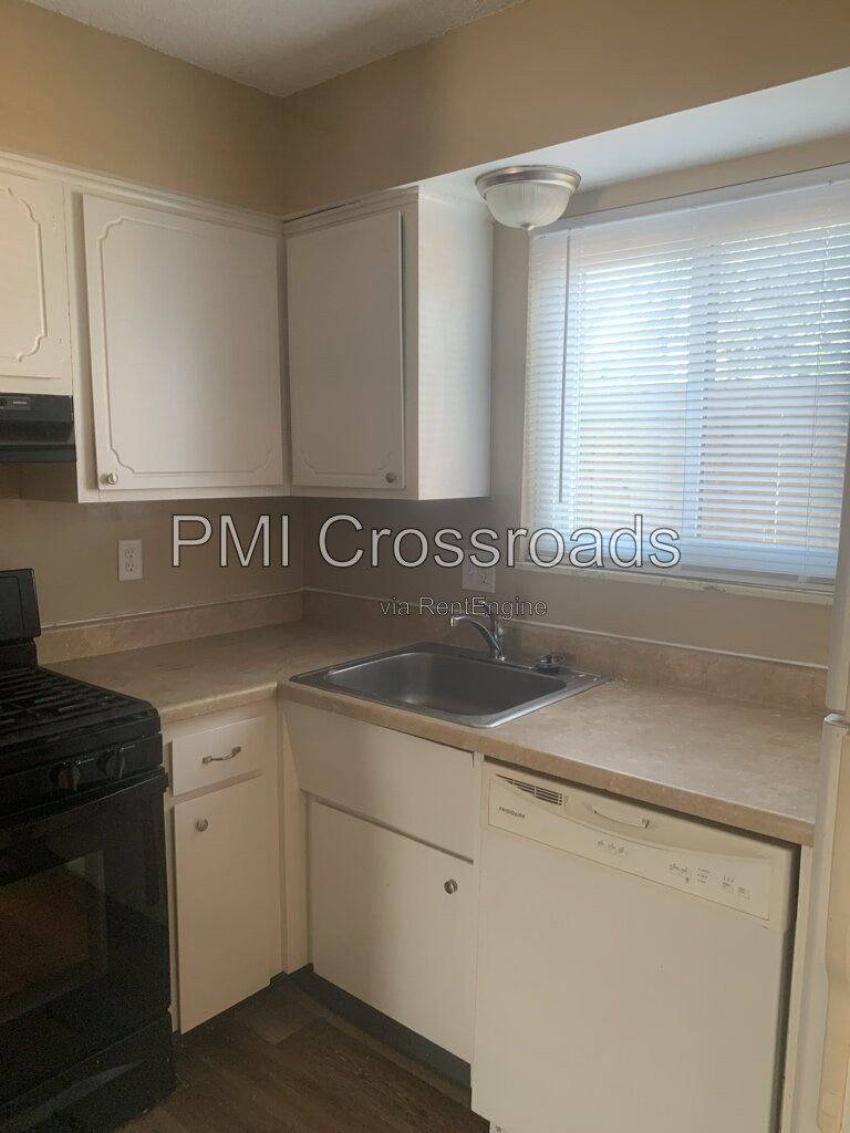 House for rent at 6201 Stornoway Dr N, Columbus, OH 43213