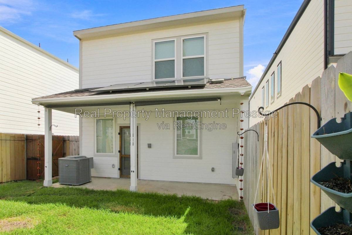 House for rent at 2186 Shady Pier, Kemah, TX 77565
