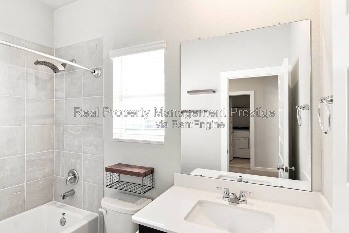 House for rent at 2186 Shady Pier, Kemah, TX 77565