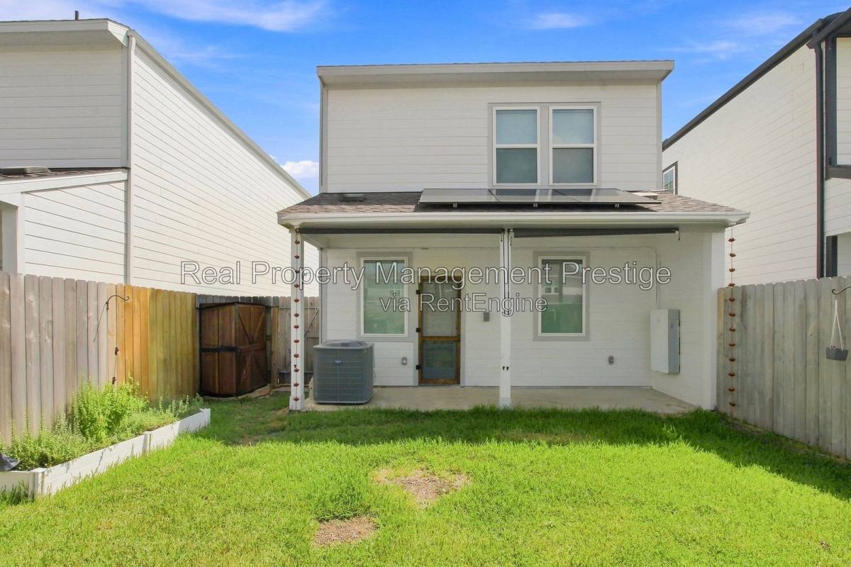House for rent at 2186 Shady Pier, Kemah, TX 77565