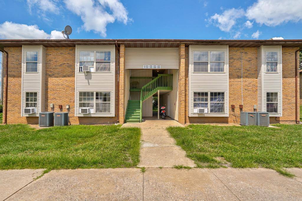 164 Fairway Ave, Monett, MO 65708