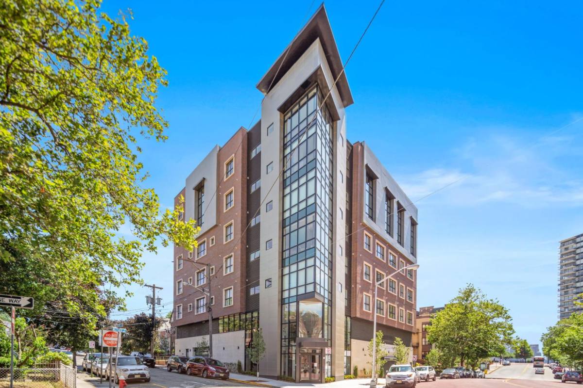 6025 Blvd E, West New York, NJ 07093