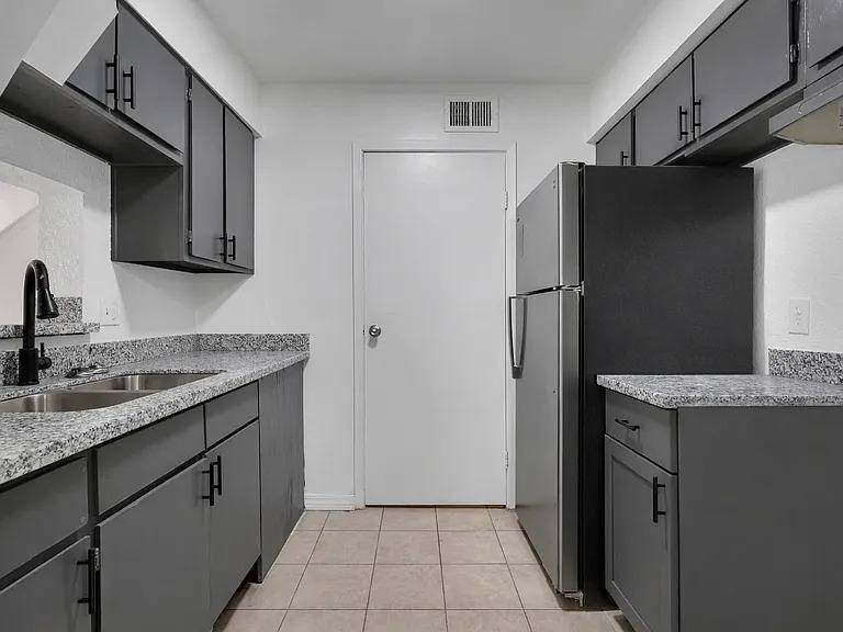 12610 Ashford Meadow Dr #B, Houston, TX 77082