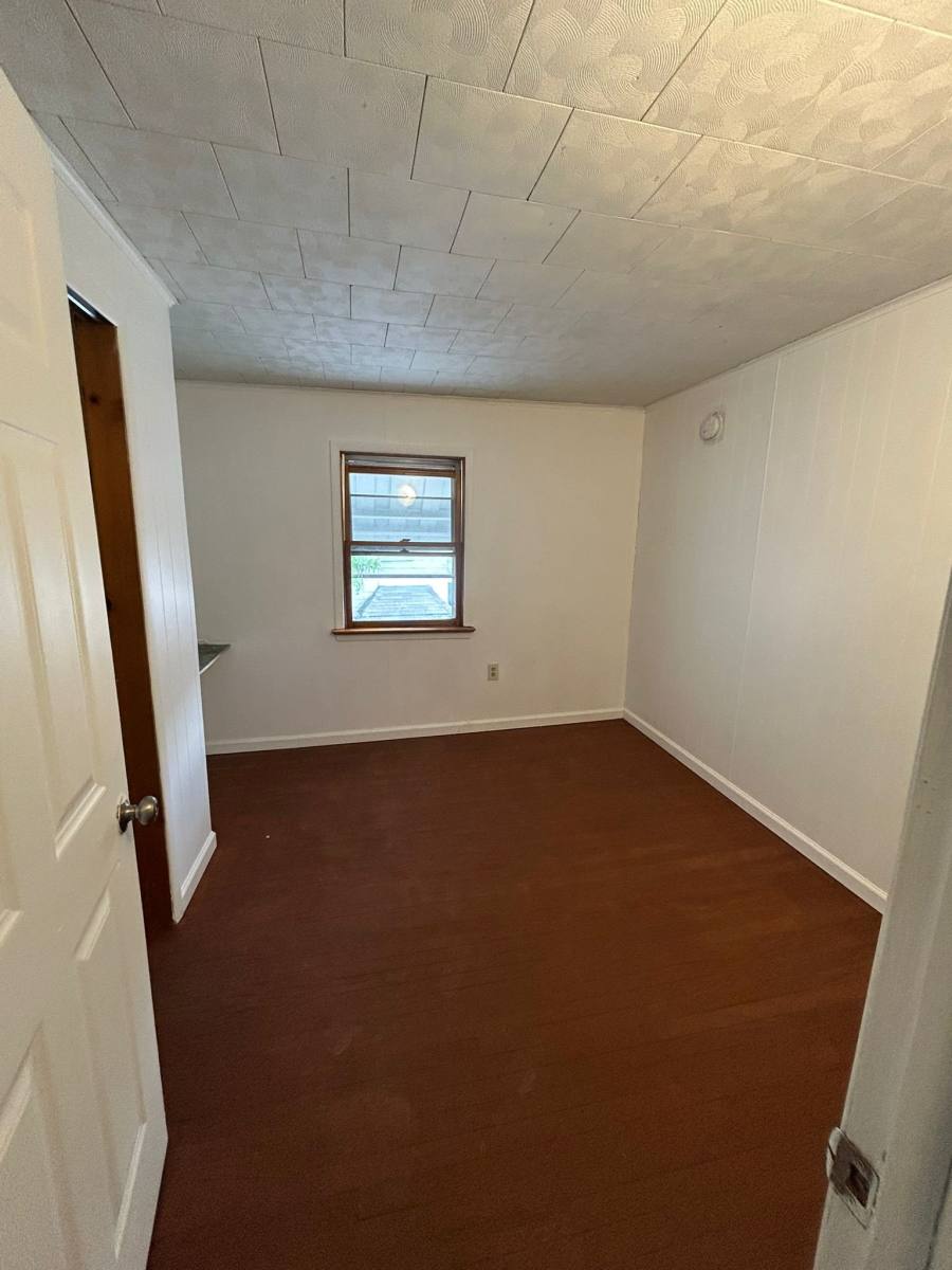 522 W Pine St, Mahanoy City, PA 17948 - Townhouse for Rent - Image 2