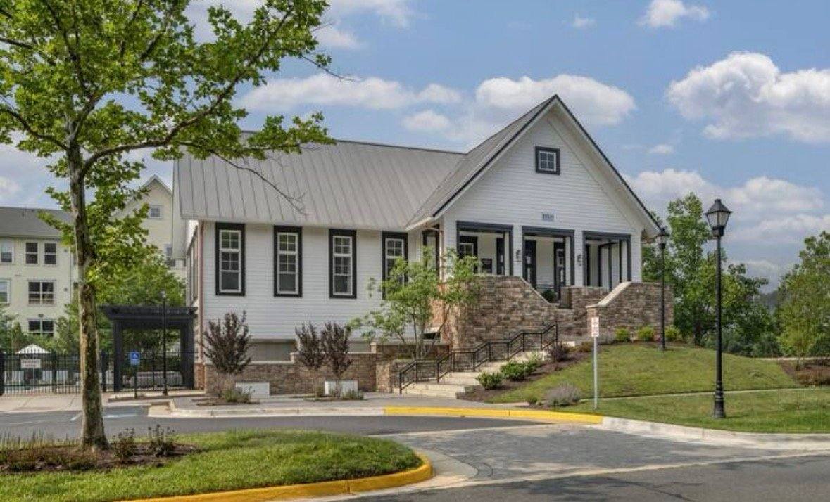 1100 Lakeview Ave #3H, Colonial Heights, VA 23834