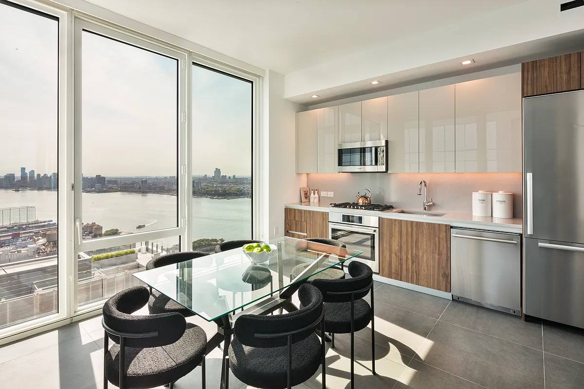 Apartment for rent at 606 W 30th St #43HH, New York, NY 10001