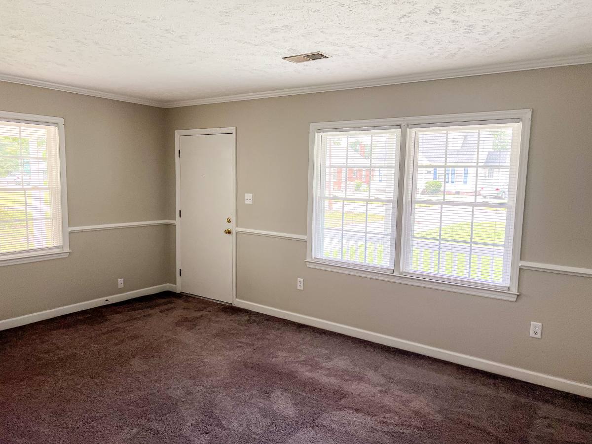 211 W 17th St, Lumberton, NC 28358 - Townhouse for Rent - Image 8