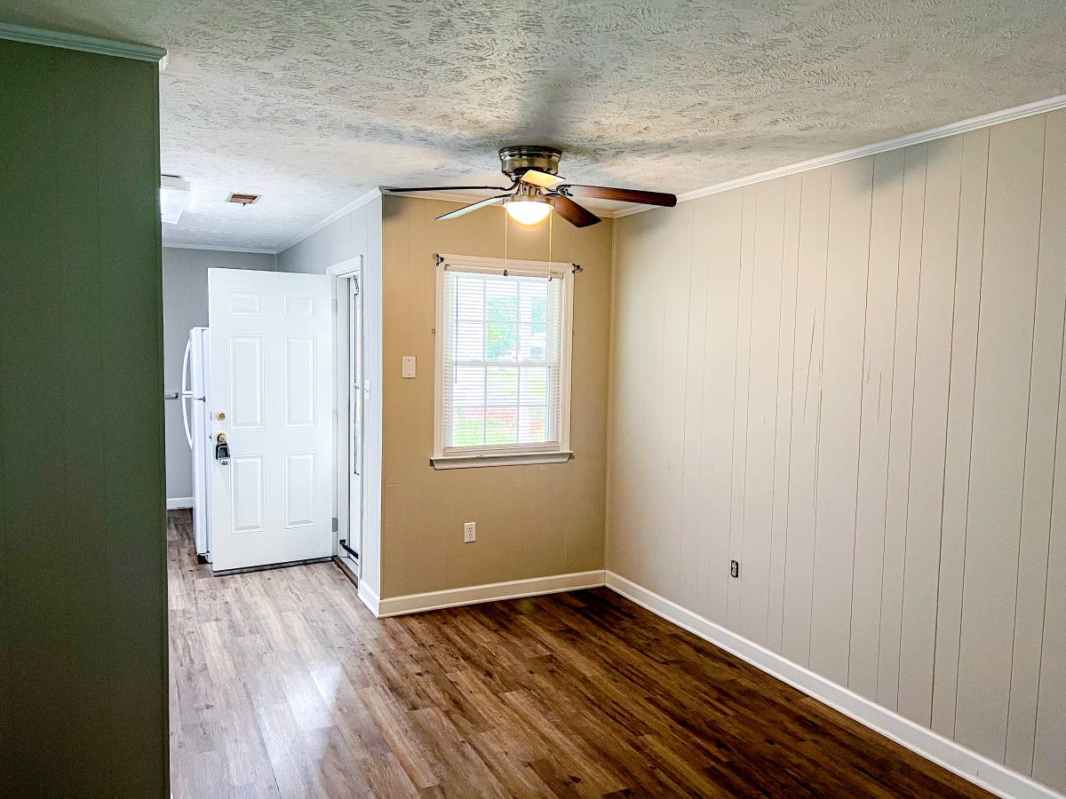 211 W 17th St, Lumberton, NC 28358 - Townhouse for Rent - Image 7