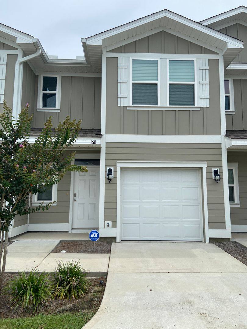Townhouse for rent at 1611 Caleigh Court, Lynn Haven, FL 32444