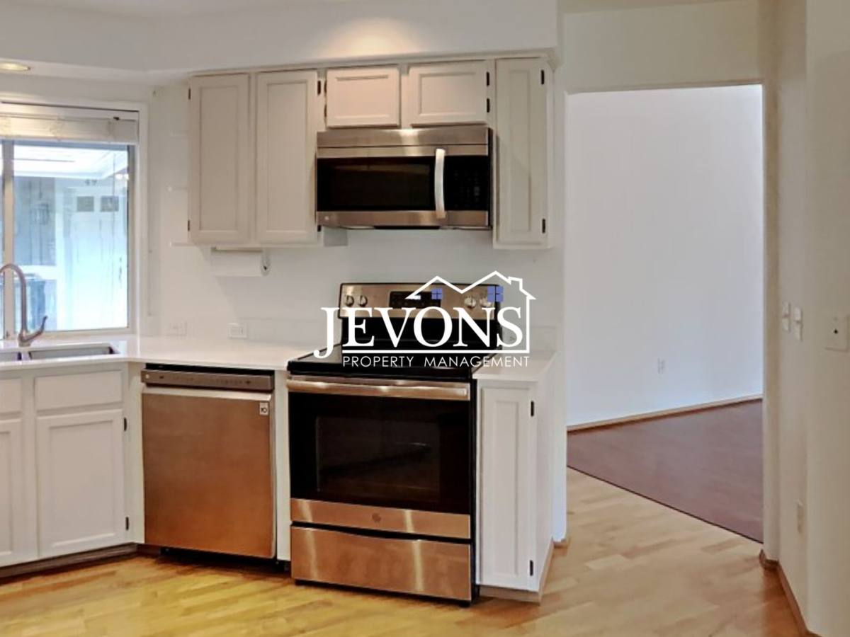 Condo for rent at 3632 255th Lane SE, Issaquah, WA 98029