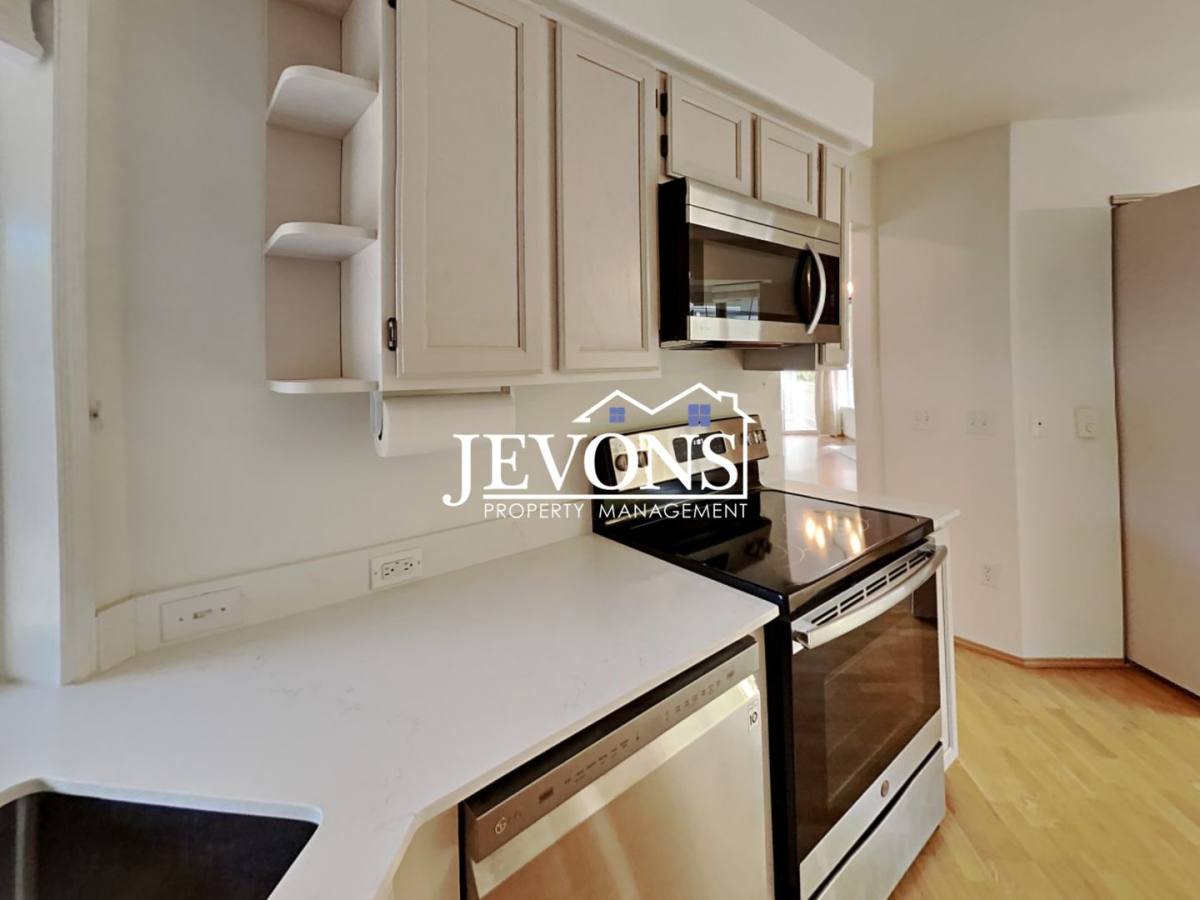 Condo for rent at 3632 255th Lane SE, Issaquah, WA 98029