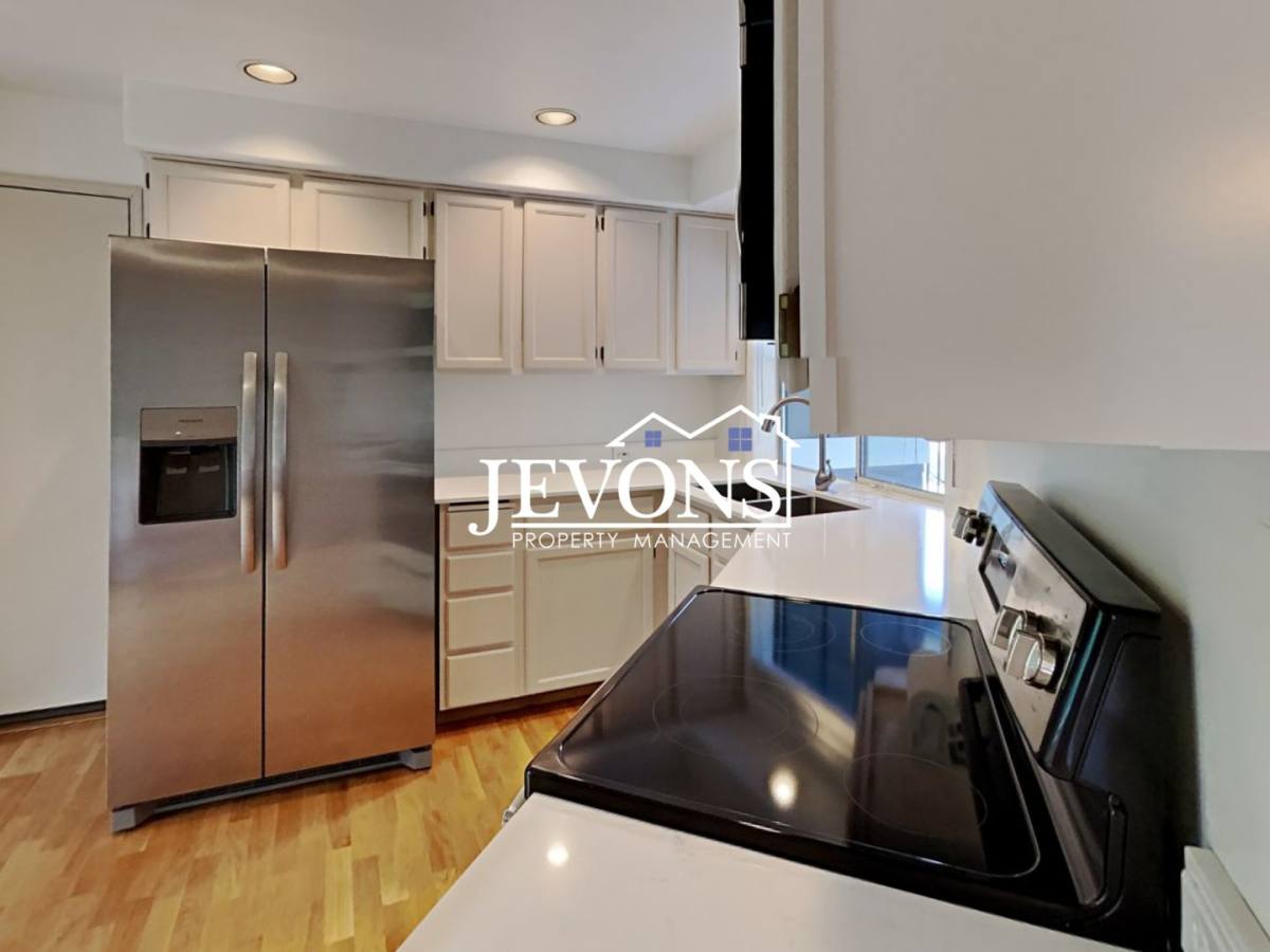 Condo for rent at 3632 255th Lane SE, Issaquah, WA 98029