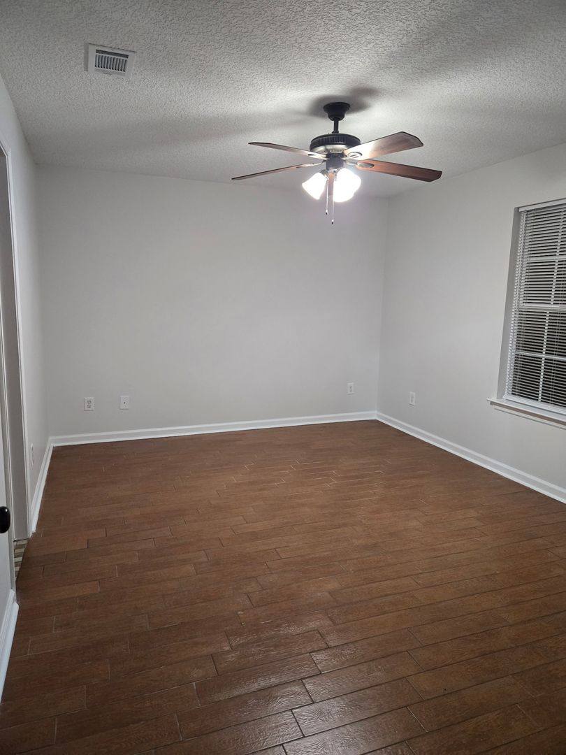 House for rent at 142 Leeswood Circle, Brunswick, GA 31525