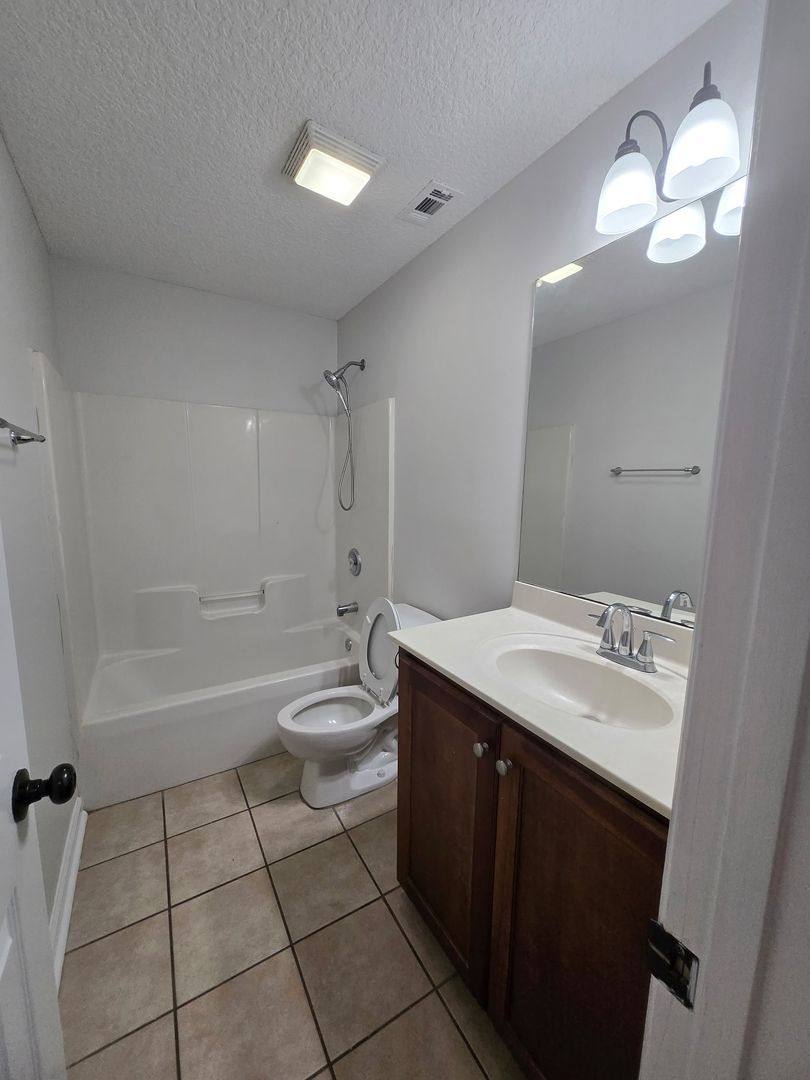 House for rent at 142 Leeswood Circle, Brunswick, GA 31525