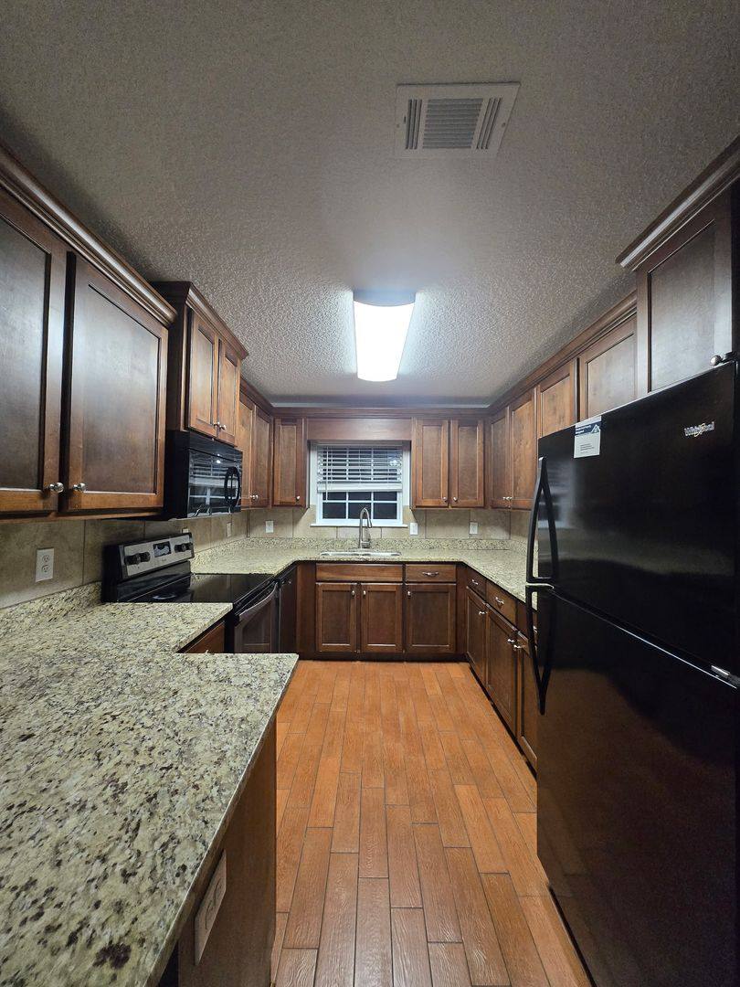 House for rent at 142 Leeswood Circle, Brunswick, GA 31525