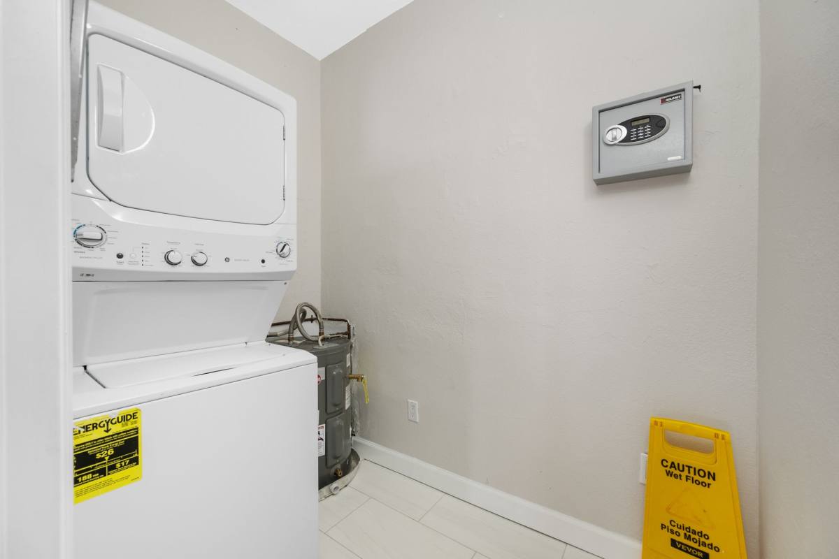 Apartment for rent at 517 Columbia Dr, Tampa, FL 33606
