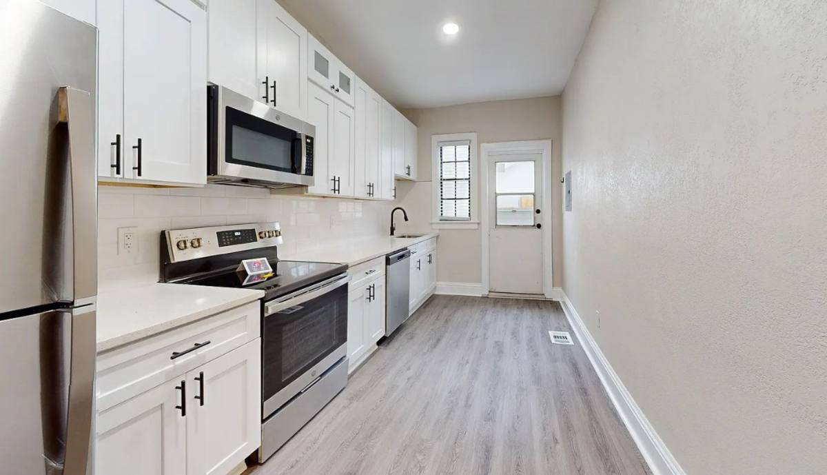 Apartment for rent at 517 Columbia Dr, Tampa, FL 33606
