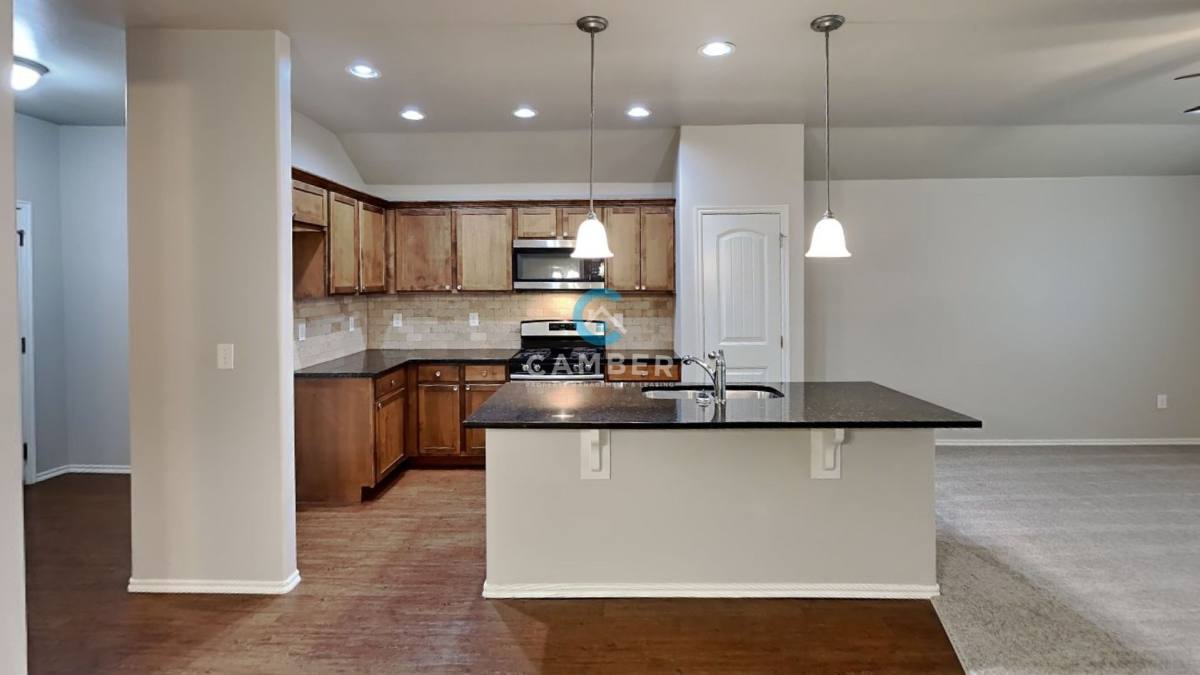 House for rent at 4704 River Mesa Dr, Yukon, OK 73099