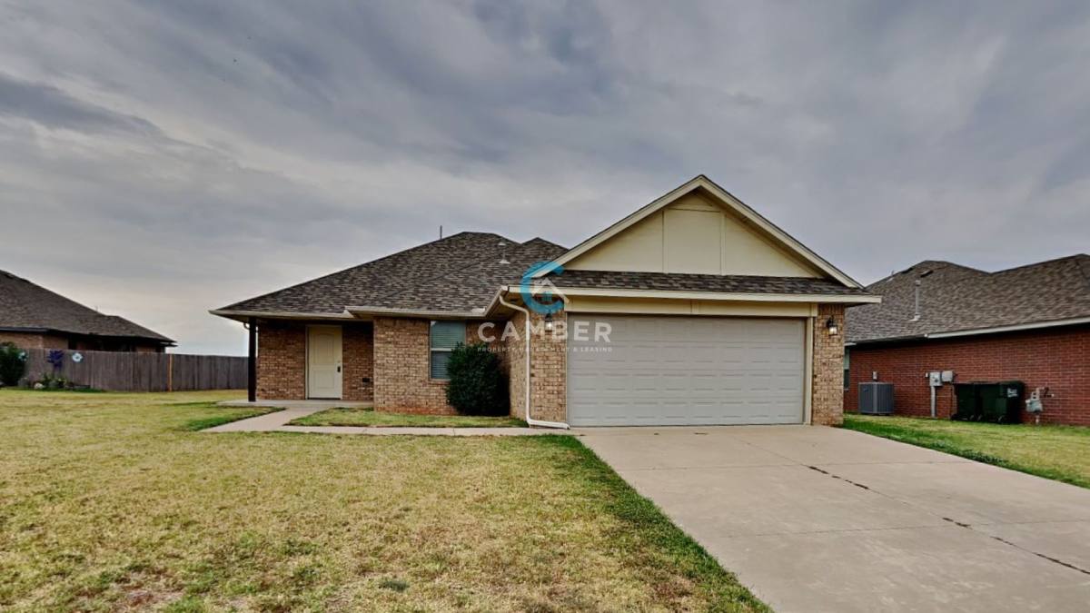 House for rent at 4704 River Mesa Dr, Yukon, OK 73099
