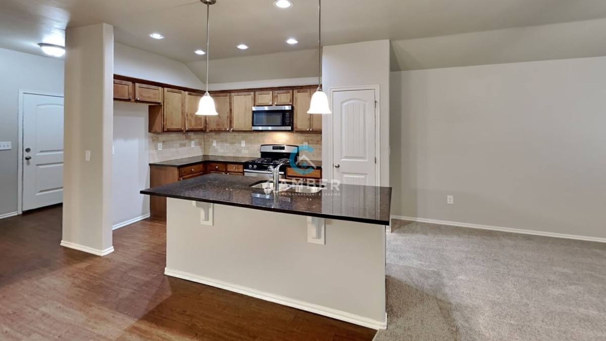 House for rent at 4704 River Mesa Dr, Yukon, OK 73099