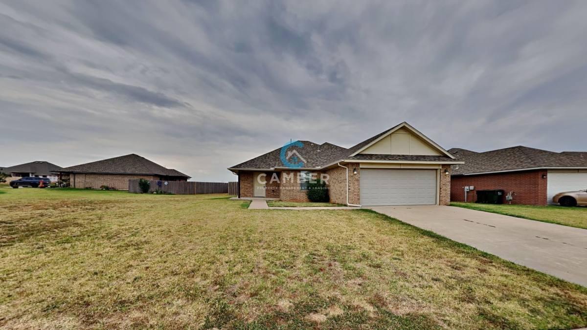 House for rent at 4704 River Mesa Dr, Yukon, OK 73099