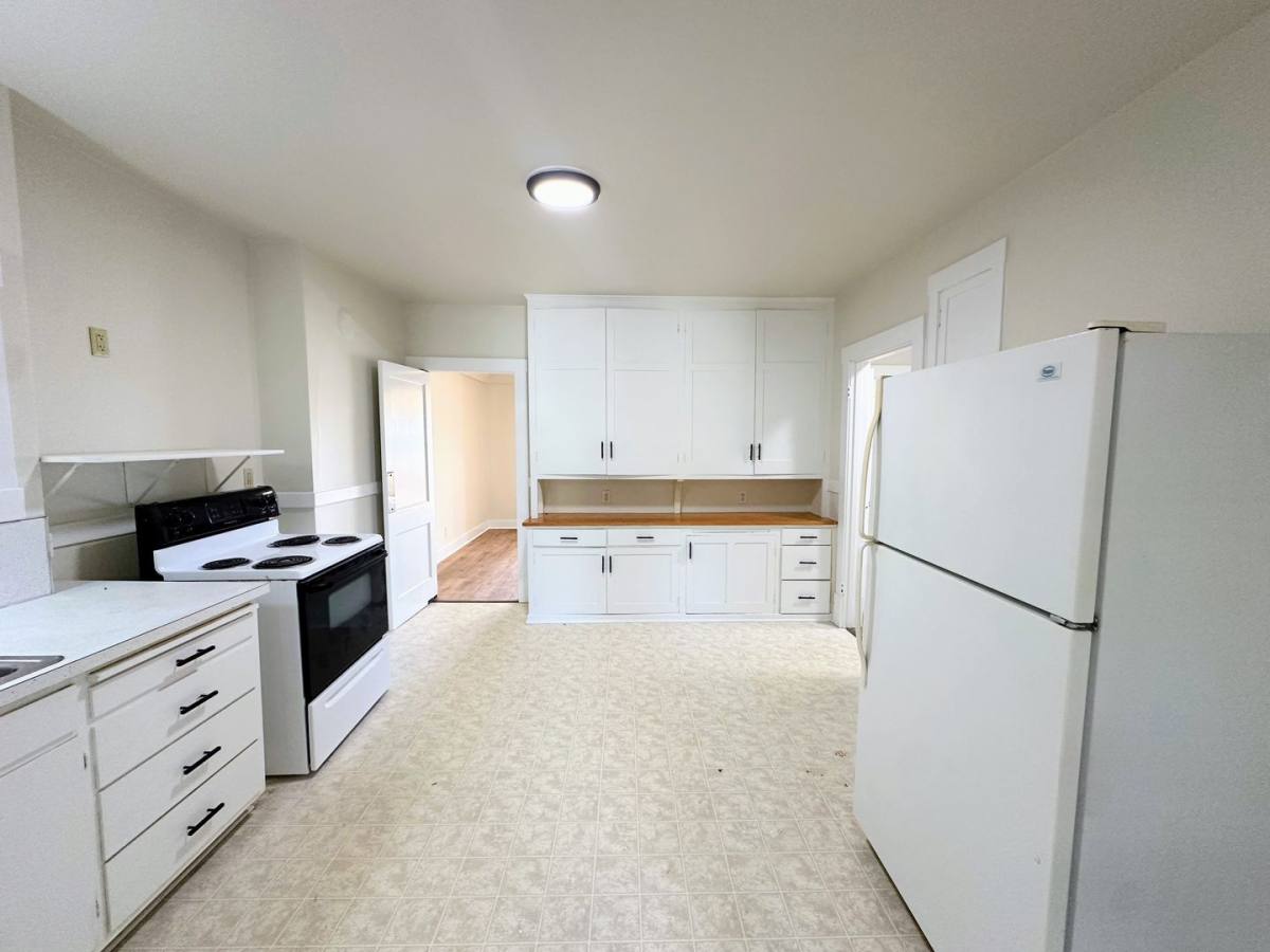 Apartment for rent at 812 State St, Manitowoc, WI 54220