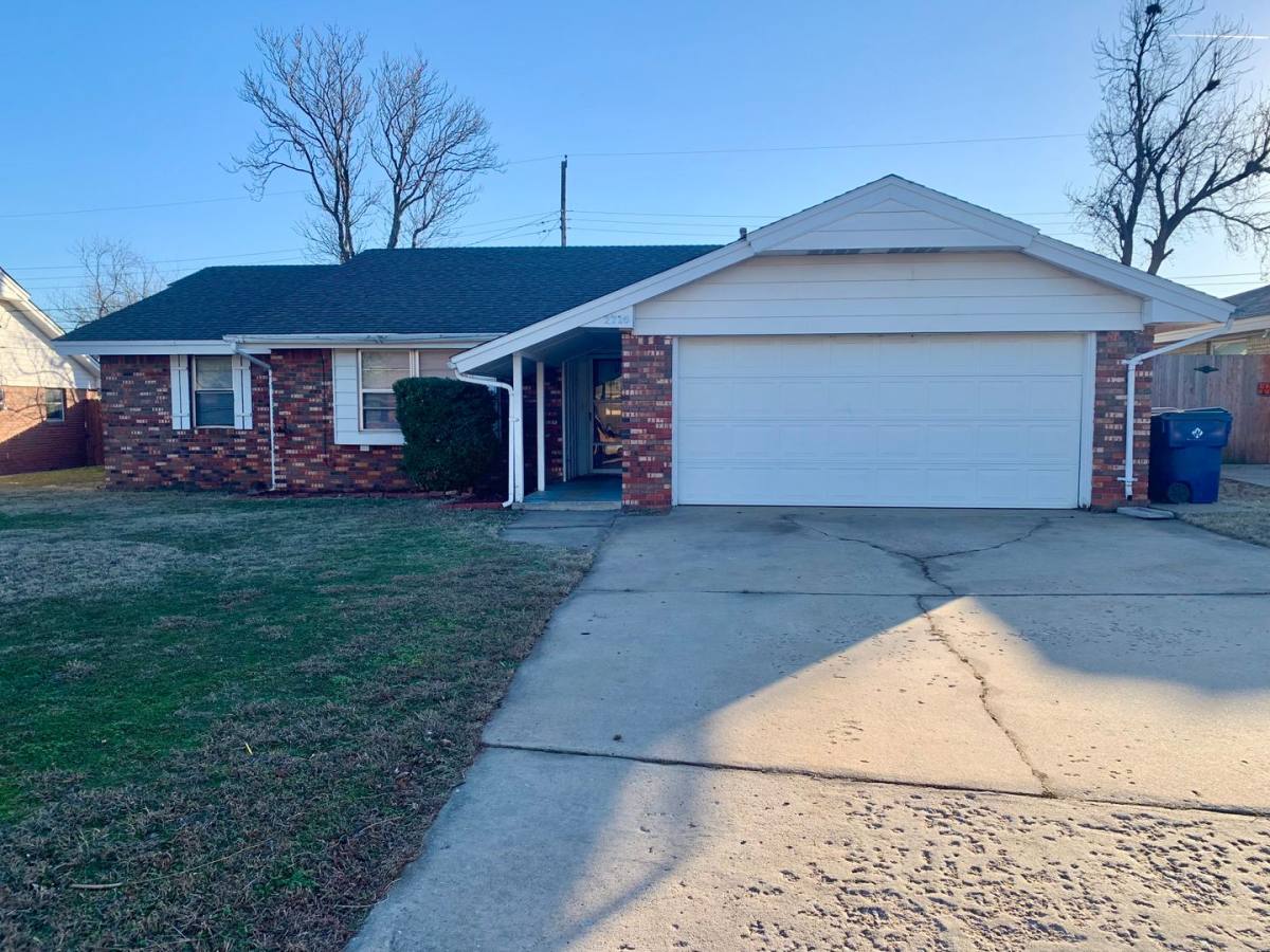 House for rent at 2716 Chaucer Dr, Oklahoma City, OK 73120