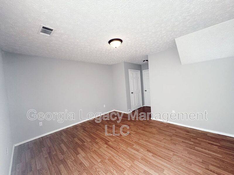 Apartment for rent at 896 Campbell St, Cleveland, GA 30528