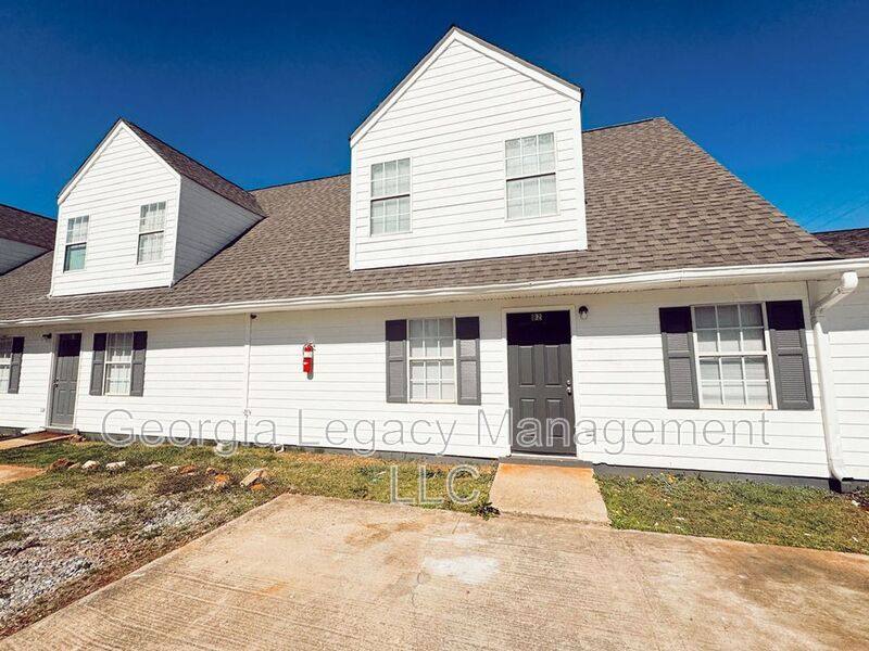 Apartment for rent at 896 Campbell St, Cleveland, GA 30528