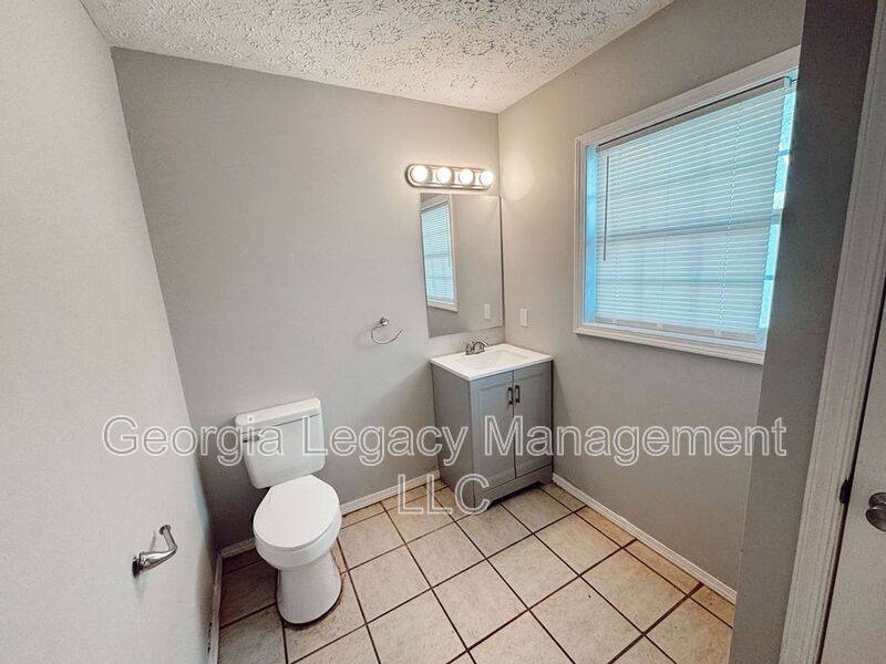 Apartment for rent at 896 Campbell St, Cleveland, GA 30528