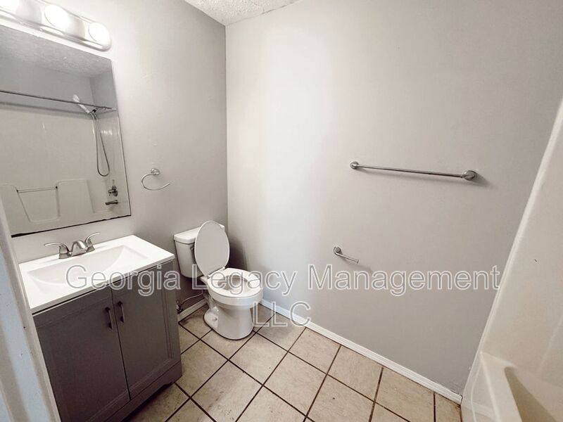Apartment for rent at 896 Campbell St, Cleveland, GA 30528