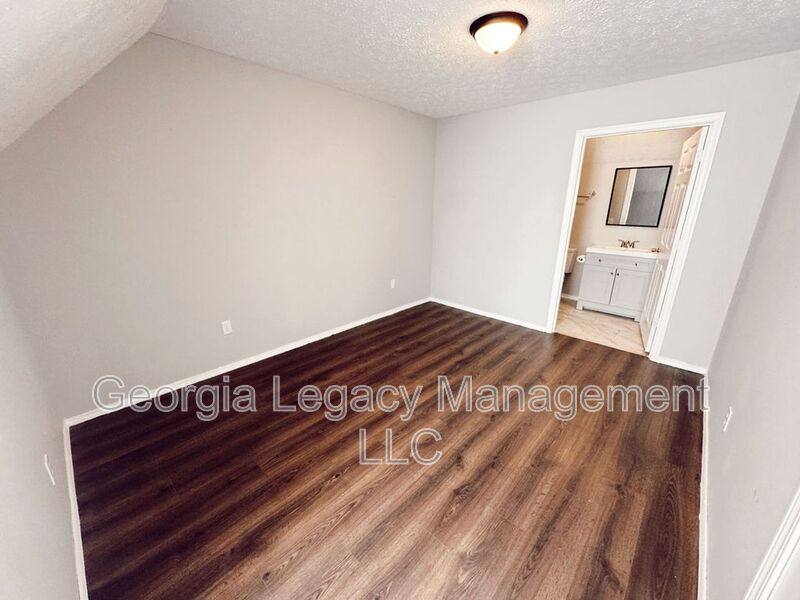 Apartment for rent at 896 Campbell St, Cleveland, GA 30528