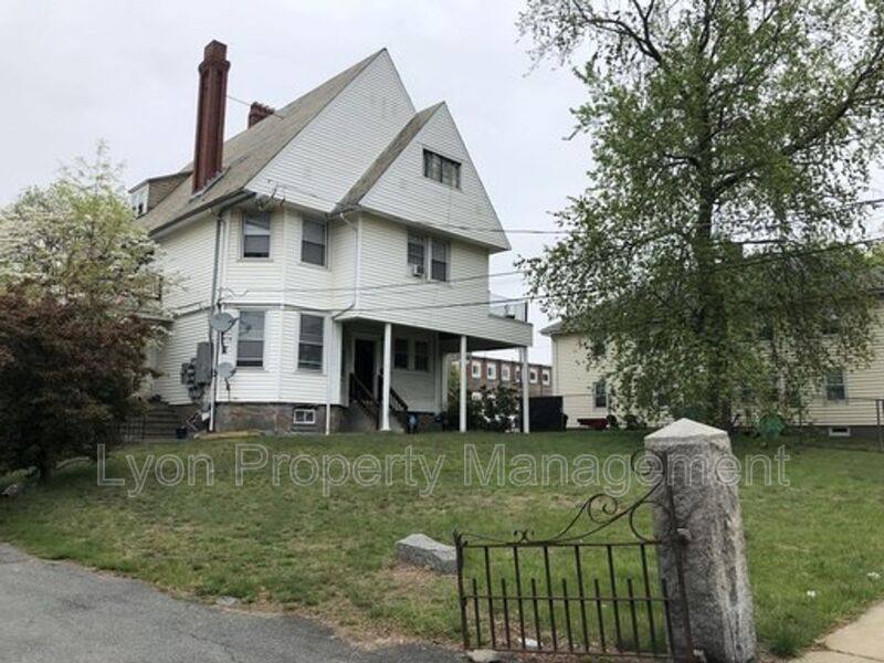 Apartment for rent at 115 Trenton St #1B, Pawtucket, RI 02860