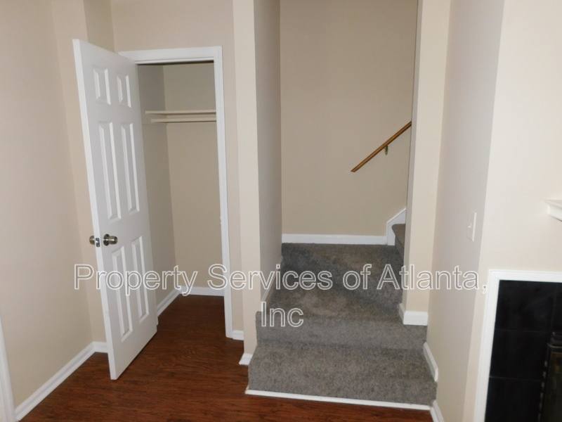 Townhouse for rent at 192 High Creek Dr, Roswell, GA 30076