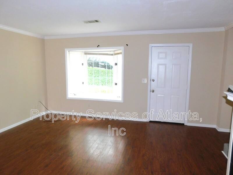 Townhouse for rent at 192 High Creek Dr, Roswell, GA 30076