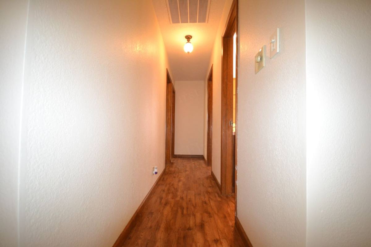 House for rent at 1111 S Carl St, Bolivar, MO 65613
