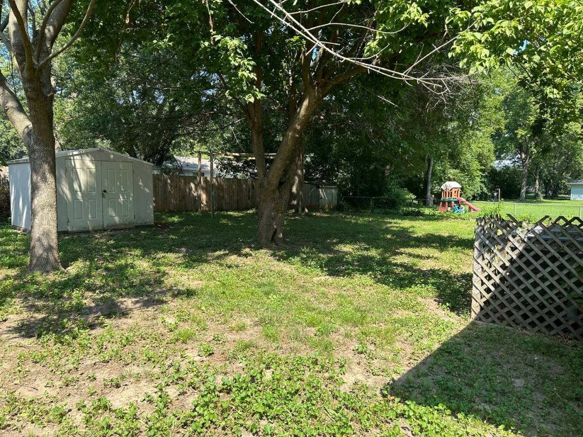 House for rent at 1111 S Carl St, Bolivar, MO 65613