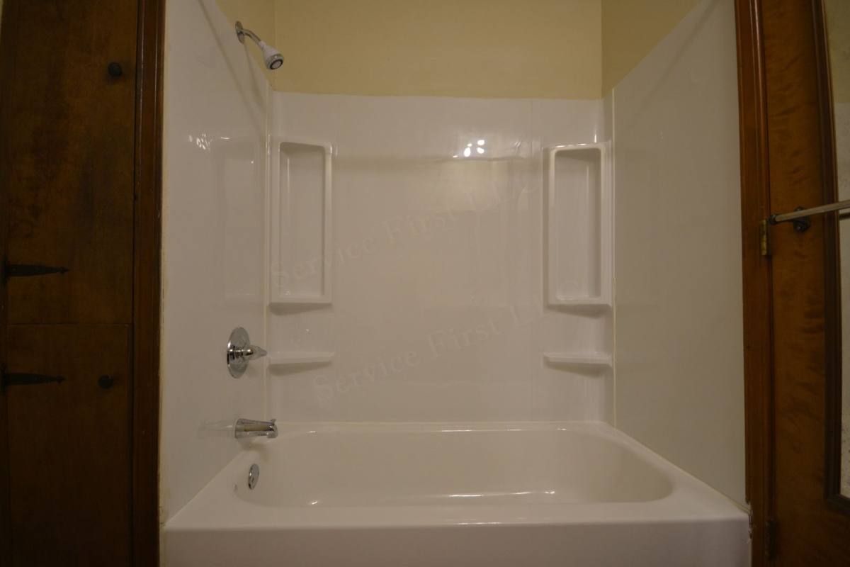 House for rent at 1111 S Carl St, Bolivar, MO 65613