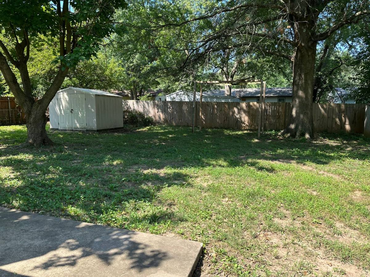 House for rent at 1111 S Carl St, Bolivar, MO 65613