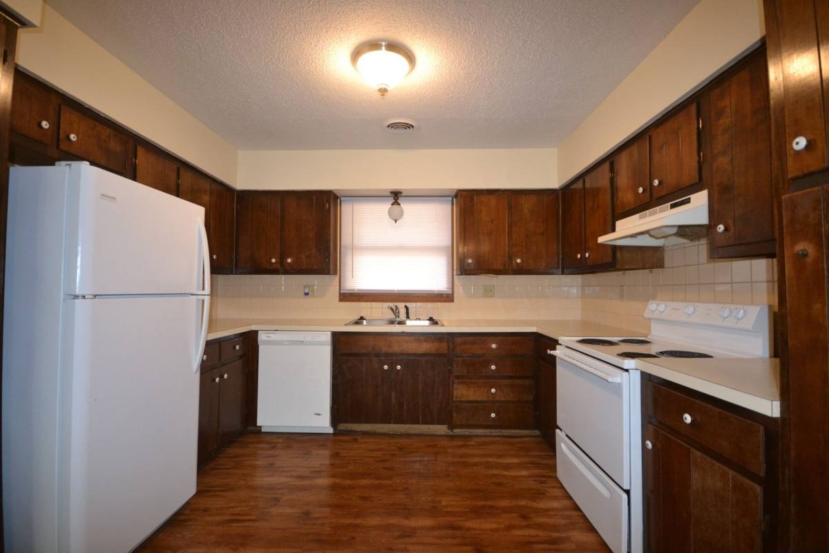 House for rent at 1111 S Carl St, Bolivar, MO 65613