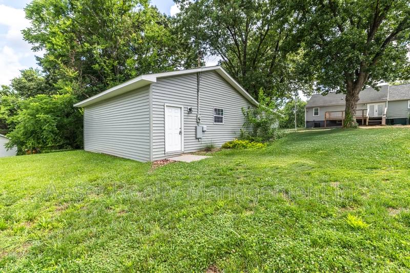 Apartment for rent at 2208 Sanderson Rd #101, Knoxville, TN 37921