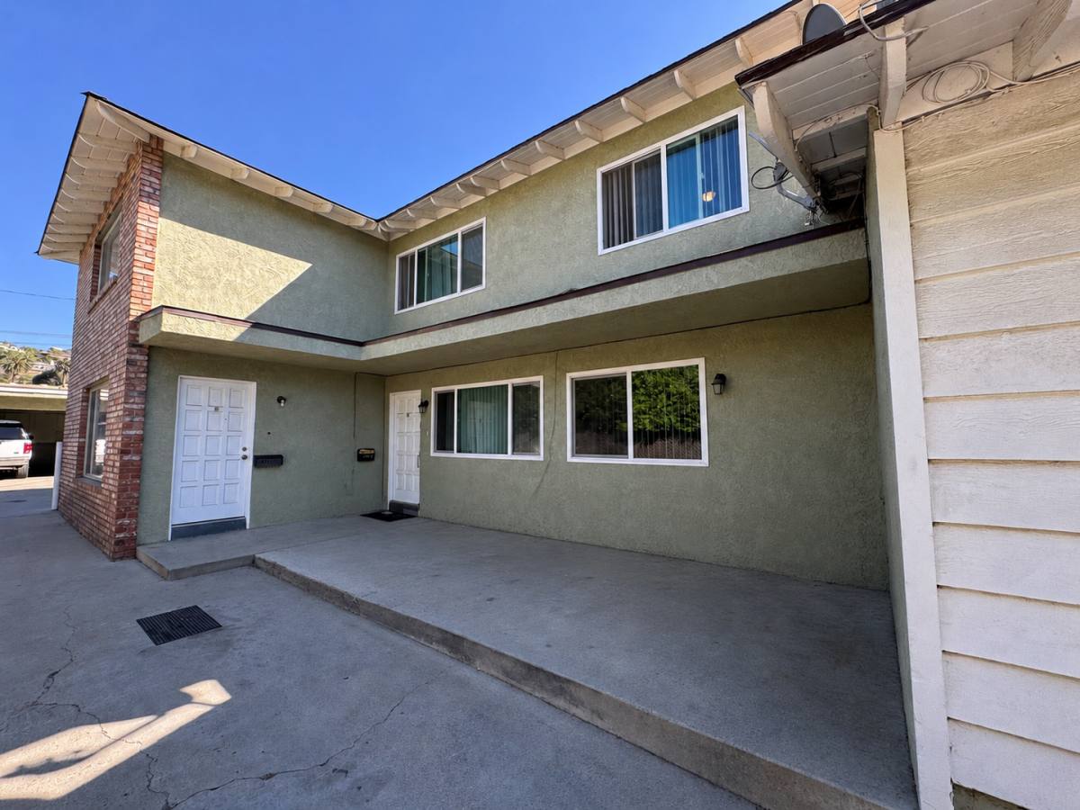 Townhouse for rent at 211 E Santa Paula St, Santa Paula, CA 93060
