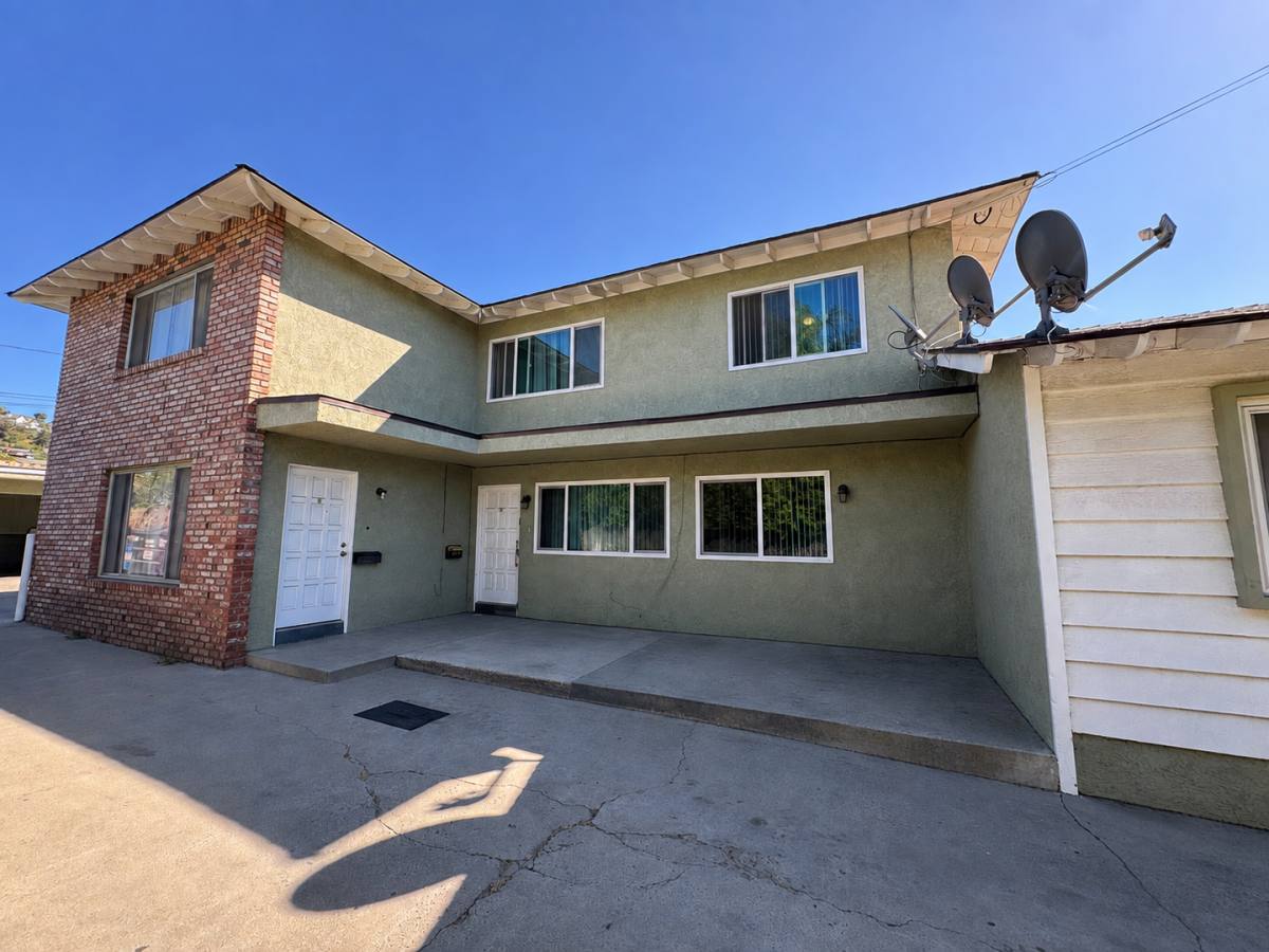 Townhouse for rent at 211 E Santa Paula St, Santa Paula, CA 93060