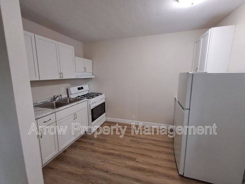 Apartment for rent at 1414 Oakland Rd #NE-14, Cedar Rapids, IA 52402