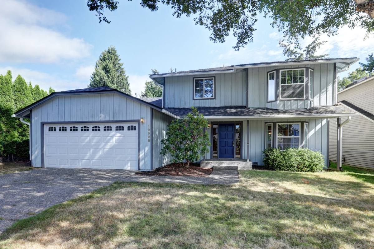 House for rent at 10028 NE 139th St, Kirkland, WA 98034