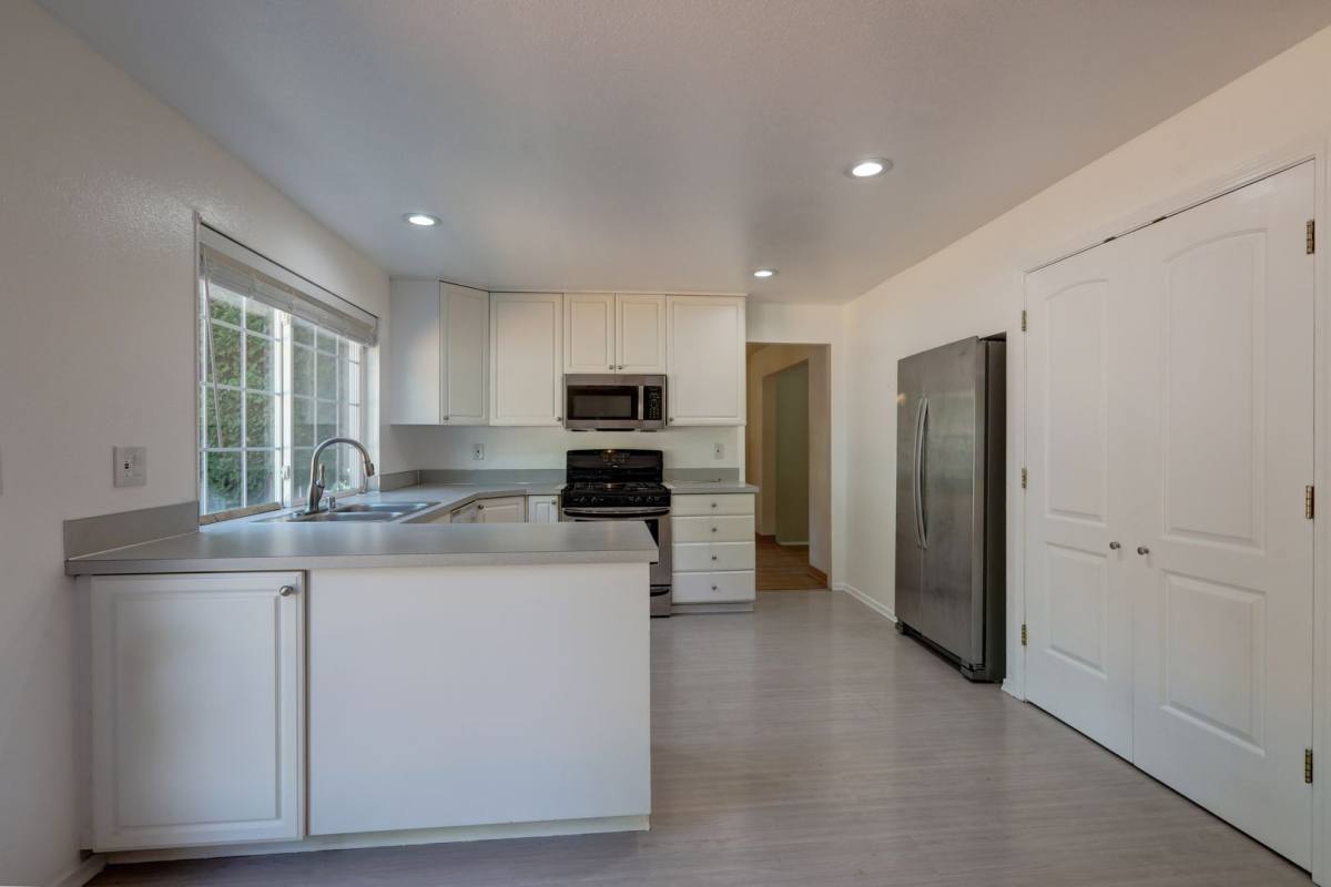 House for rent at 10028 NE 139th St, Kirkland, WA 98034